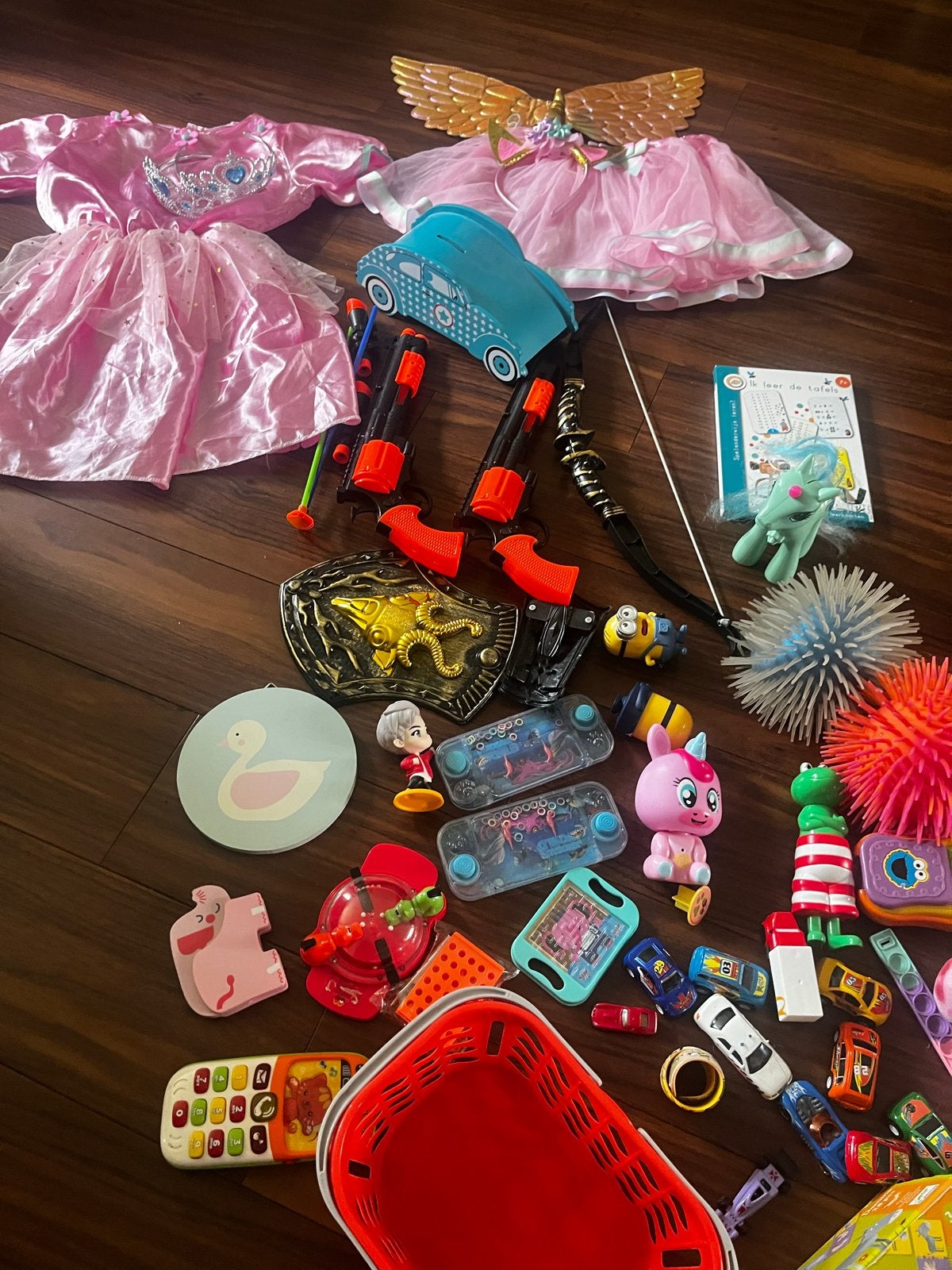 Diverse kinderspeelgoed: van verkleedkleding tot auto's, Ophalen of Verzenden, Gebruikt, Jongen of Meisje