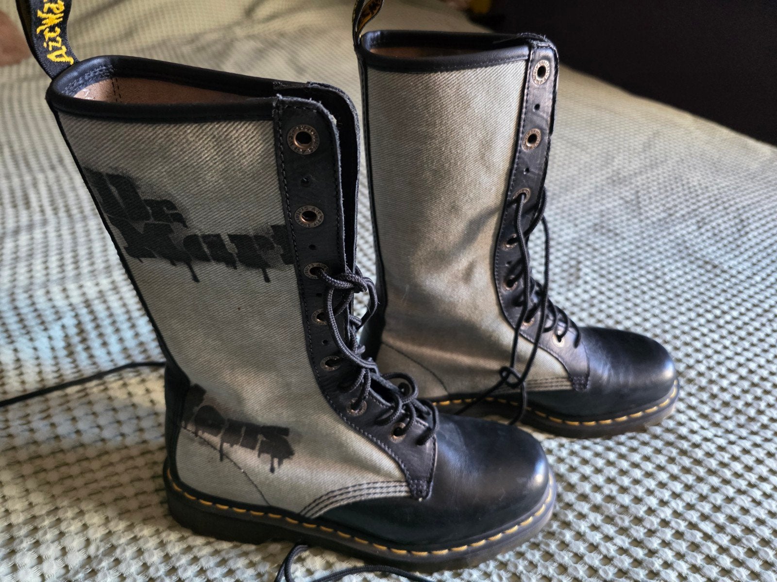 Dr. Martens 14-gaats laarzen zwart/grijs maat 40, Hoge laarzen, Zwart, Ophalen of Verzenden, Dr. Martens