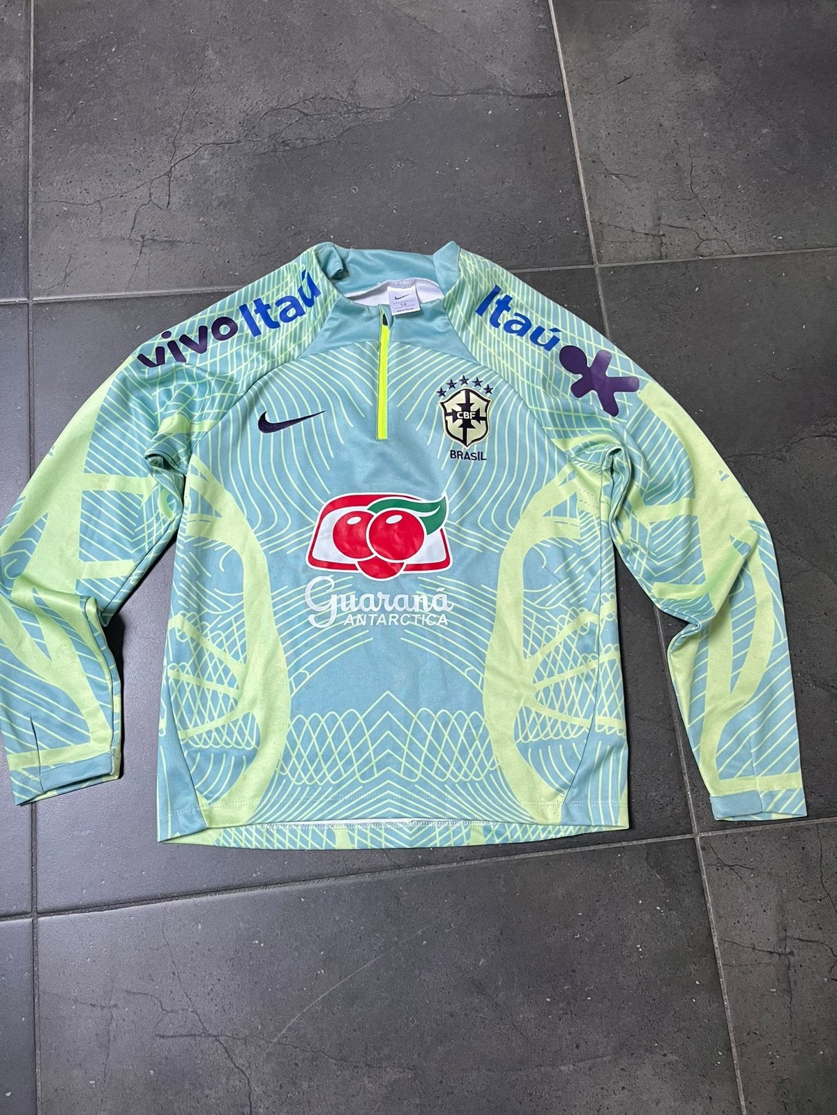 Brazilie trainings shirt nike 14 jaar, Sport en Fitness, Maat XS of kleiner, Ophalen of Verzenden, Zo goed als nieuw, Shirt