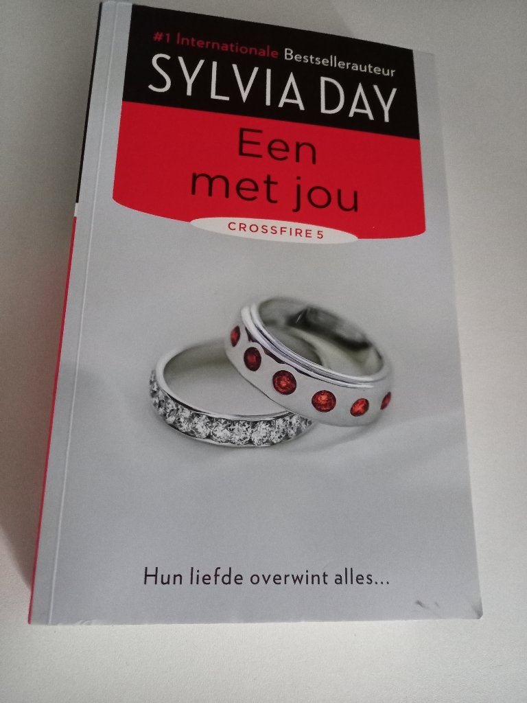 (Erotisch) Sylvia Day: Eén met jou (Crossfire - deel 5), Ophalen of Verzenden, Gelezen