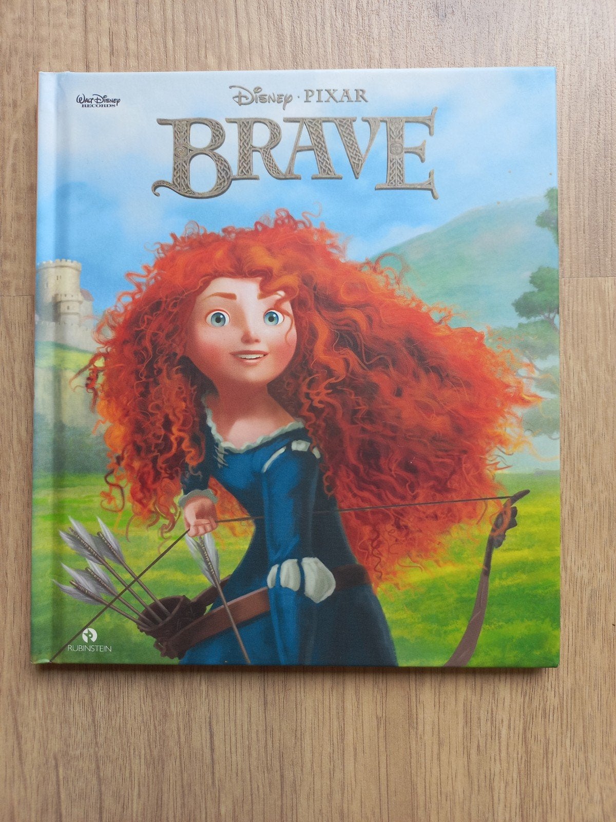 Disney Pixar Brave boekje met CD, Boeken, Ophalen of Verzenden, Zo goed als nieuw, Disney Pixar, Sprookjes