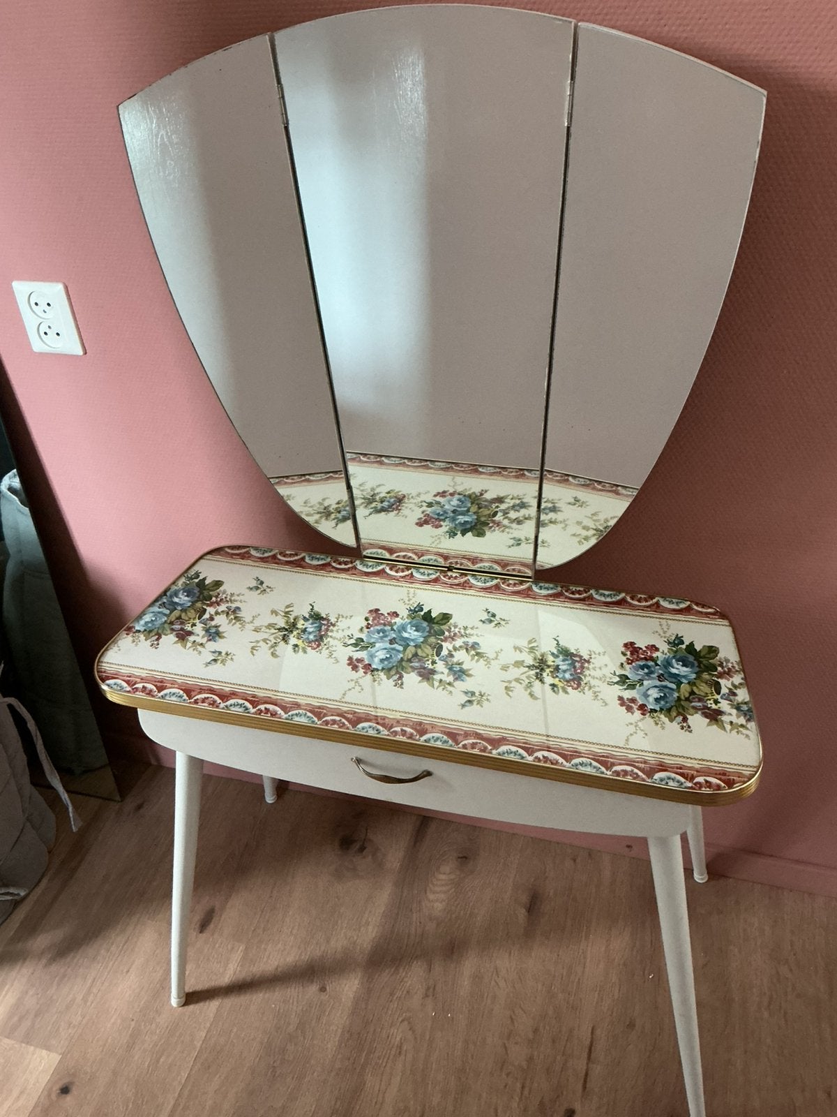 Vintage/retro kaptafel, make-uptafel met drieluik spiegel, Huis en Inrichting, Ophalen, 100 tot 150 cm, 50 tot 100 cm, Zo goed als nieuw
