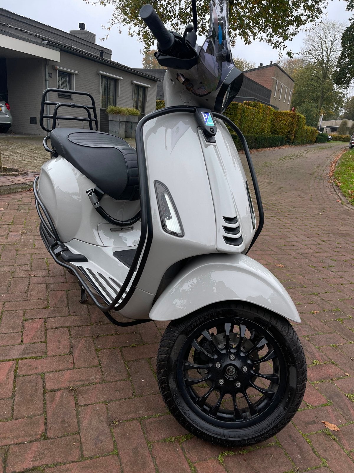 Vespa Sprint nardo grey Full Option (2021) perfecte staat!!, Fietsen en Brommers, Scooters | Vespa, Ophalen, Vespa S, Zo goed als nieuw