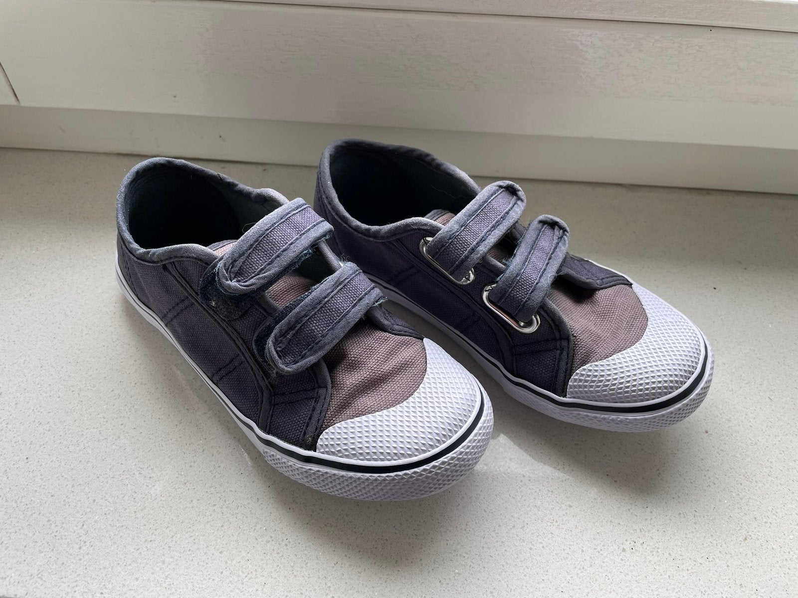 Gymschoenen maat 30, Kinderen en Baby's, Kinderkleding | Schoenen en Sokken, Gebruikt, Ophalen of Verzenden, Jongen of Meisje