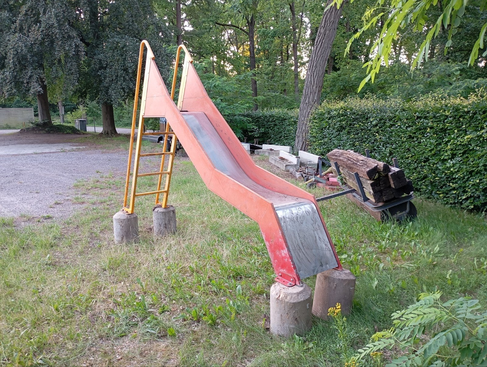 Glijbaan en duikelrek., Ophalen, Gebruikt