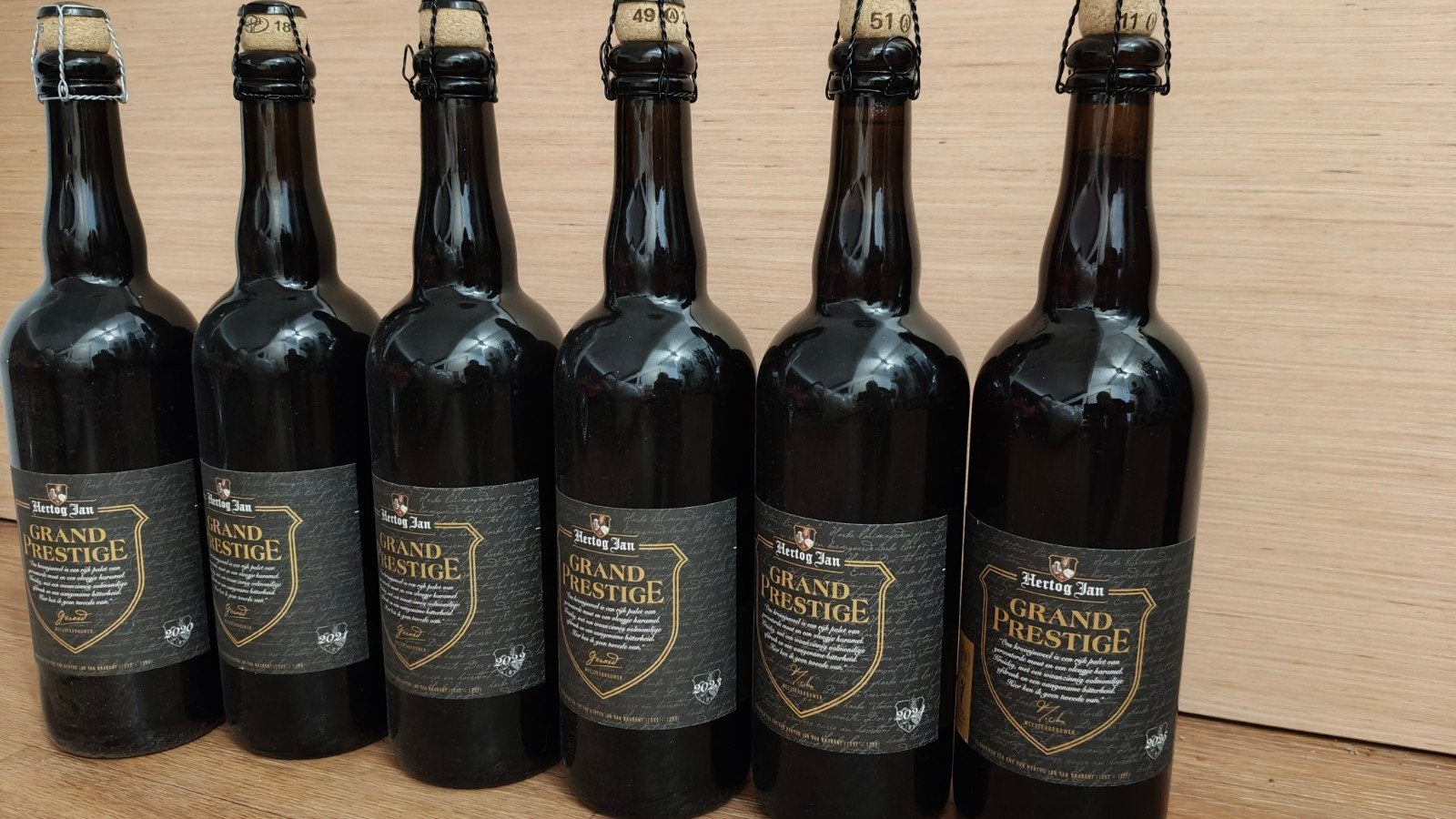 Hertog Jan Grand Prestige - Zes flessen 20,21,22,23,24 en 25, Verzamelen, Ophalen of Verzenden, Zo goed als nieuw, Flesje(s), Hertog Jan