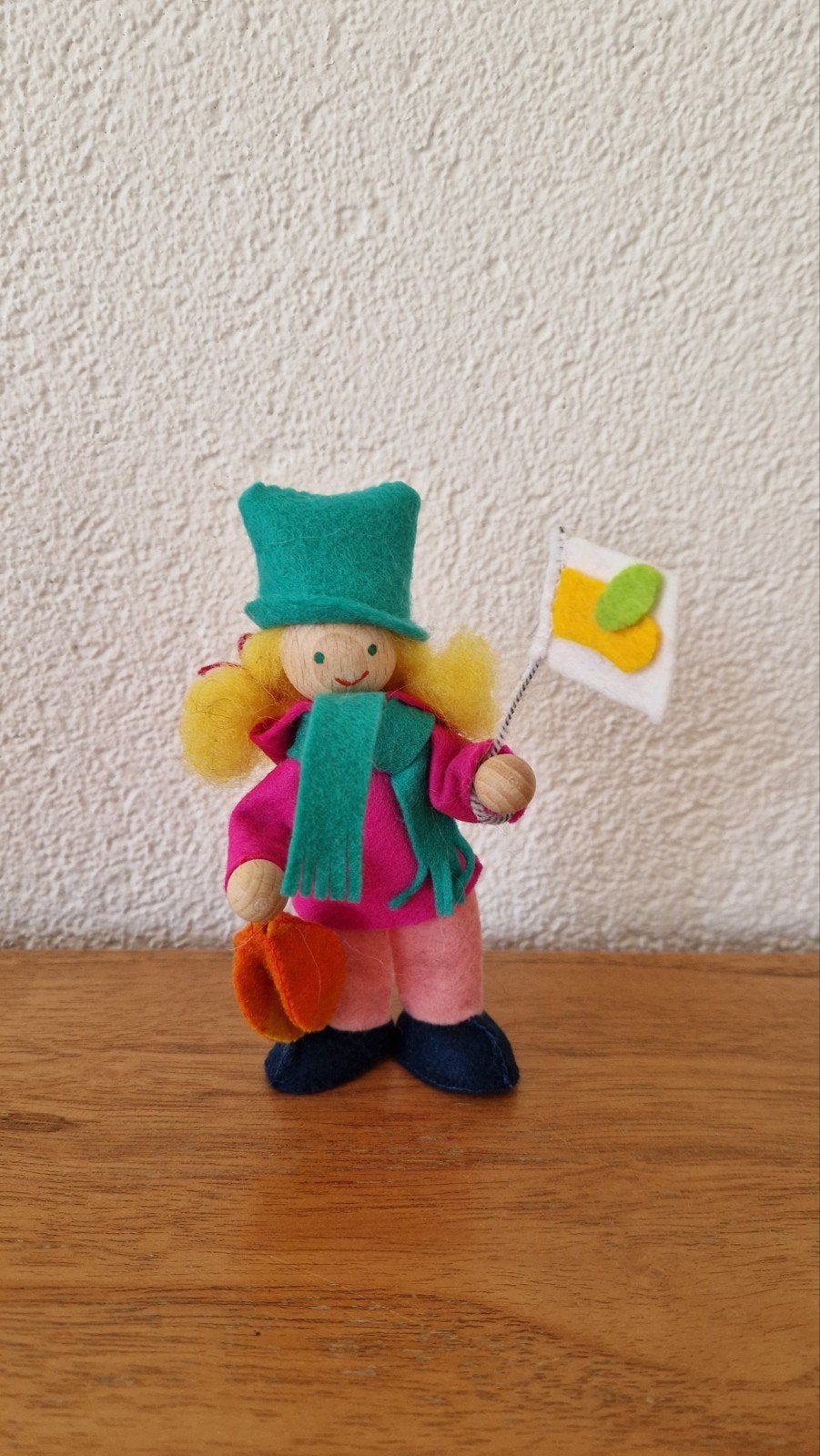 Touwpoppetje Sint Maarten wolvilt, Ophalen of Verzenden, Nieuw, Figuurtje(s), Wolvilt