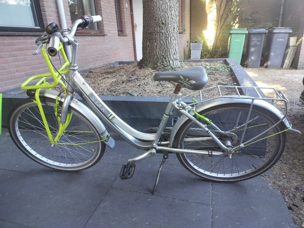 Star fiets met slot en bagagedrager, Fietsen en Brommers, Ophalen, 20 inch of meer, Gebruikt, Velgrem