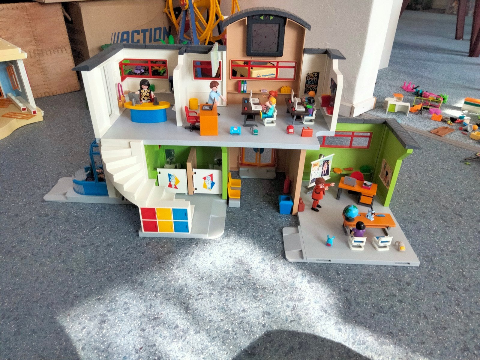 Mooie grote school van Playmobil., Ophalen of Verzenden, Zo goed als nieuw