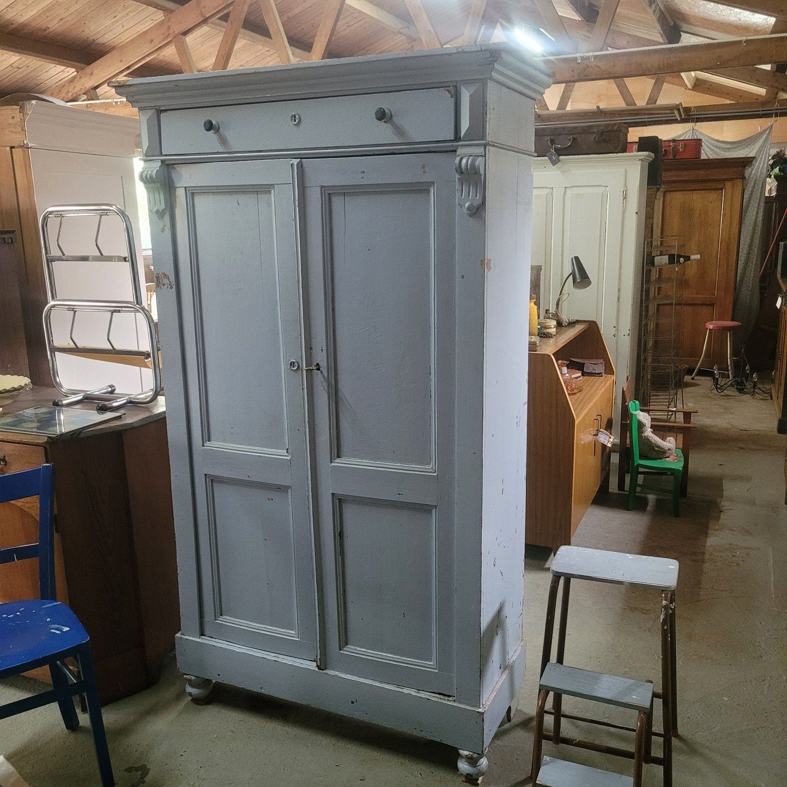 Brocante oude blauwe kast meidenkast servieskast keukenkast, Ophalen