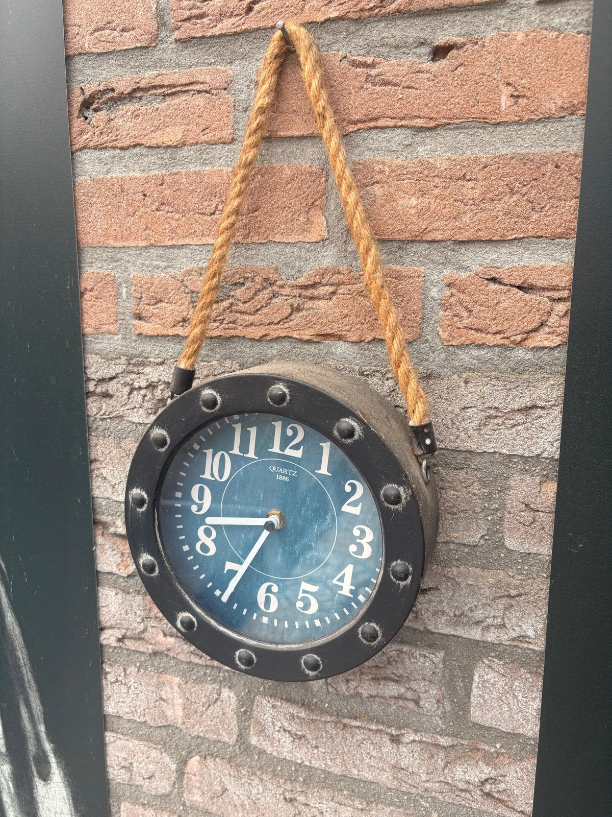 Decoratieve buitenklok met touwophanging, Ophalen, Analoog, Werkt op batterijen, Industrieel