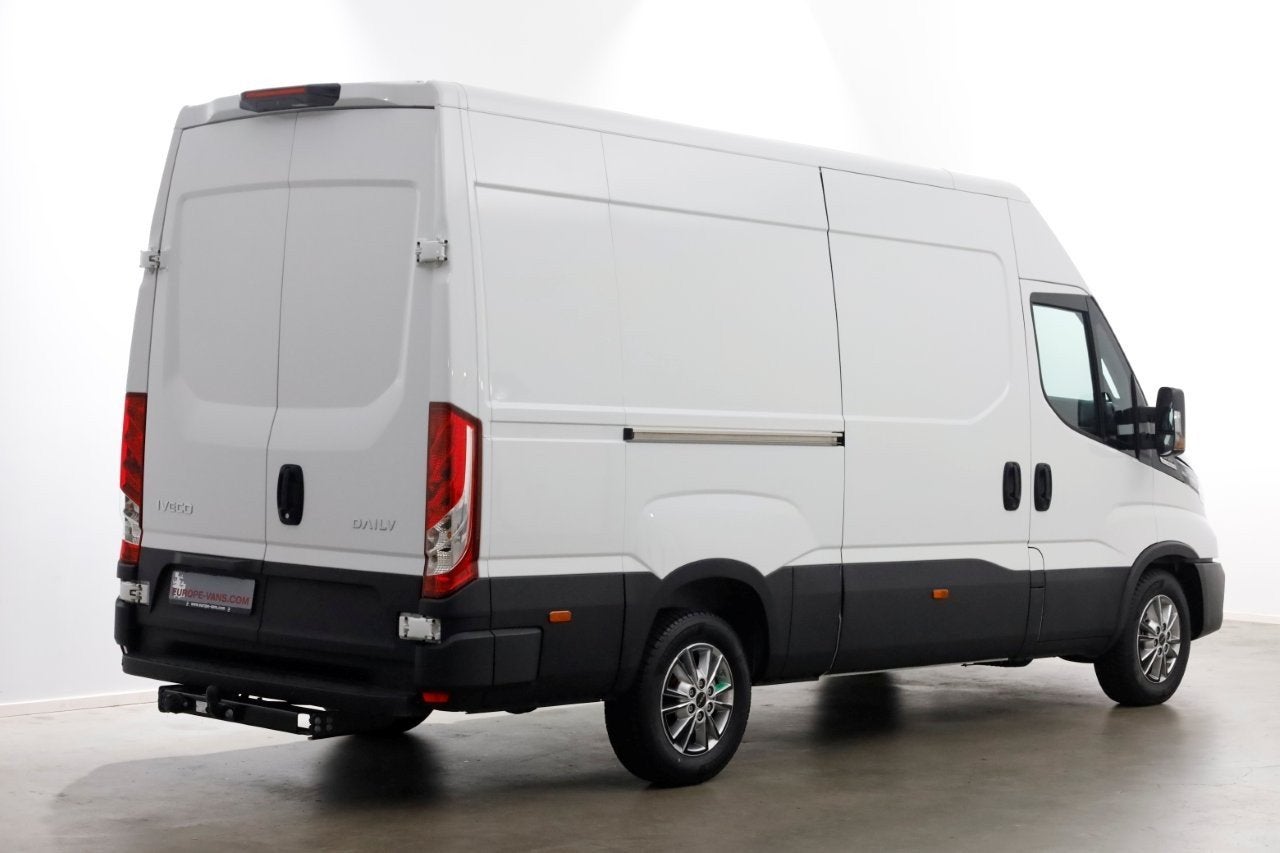 Iveco Daily 35S21 3.0 210pk L2H2 HiMatic Automaat LED/Airco/, Automaat, Achterwielaandrijving, Gebruikt, Euro 6