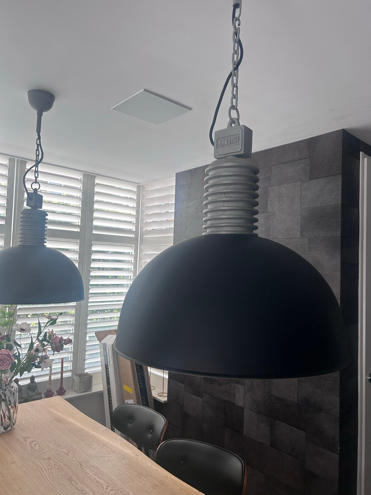 2 Frezoli hanglampen zwart - Industriële stijl, Ophalen, E27 (groot), Zo goed als nieuw, Metaal