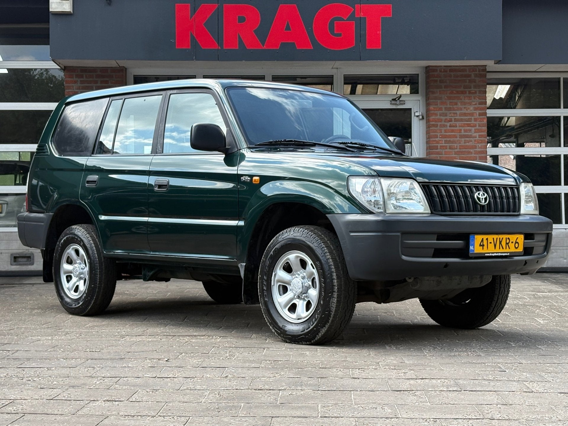 Toyota LandCruiser 90 3.0 D4-D Blind Van|GRIJS kenteken|163P, Auto's, 1940 kg, Stof, Gebruikt, Metallic lak