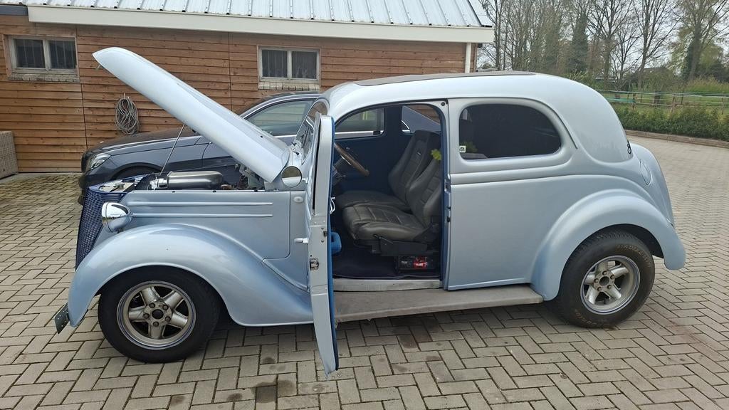 Ford  pilot 1951 v8 4 persoons, 15 km/l, 258 pk, 4 stoelen, Particulier