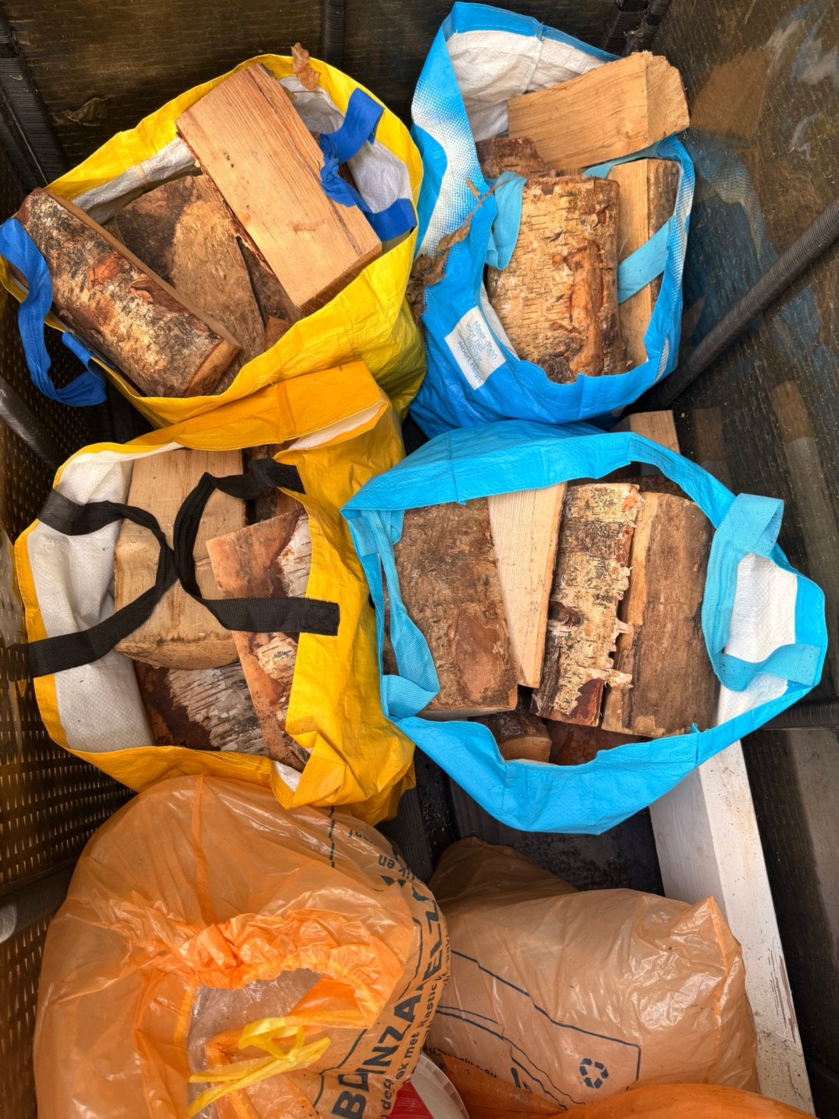 Haardhout / brandhout – 4 volle tassen gekloofd hout, Minder dan 3 m³, Ophalen