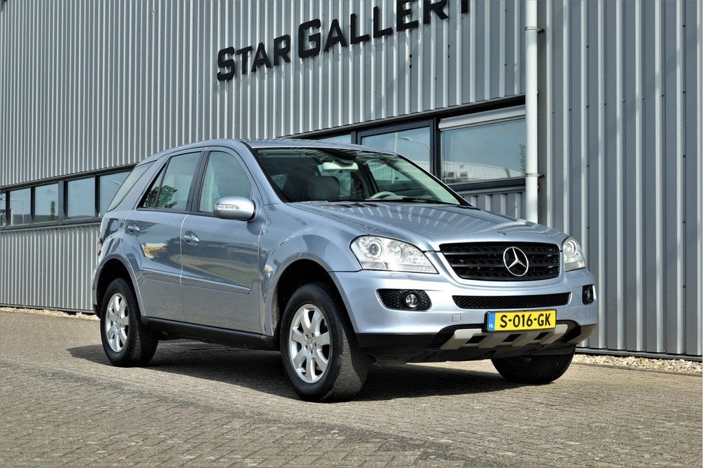 Mercedes-Benz M-Klasse ML 350 Youngtimer 100873km BTW auto, Auto's, Mercedes-Benz, Automaat, Gebruikt, Blauw, Leder en Stof