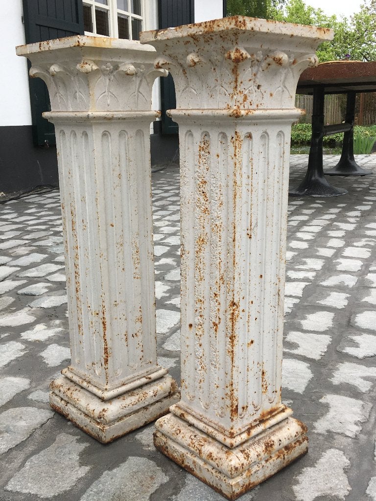 Zeldzame oude gietijzeren kerkzuiltjes, Ophalen