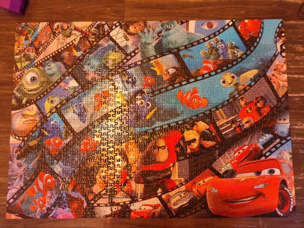 Disney Pixar 1000 stukjes puzzel, Kinderen en Baby's, Speelgoed | Kinderpuzzels, Ophalen of Verzenden, Meer dan 50 stukjes, Zo goed als nieuw