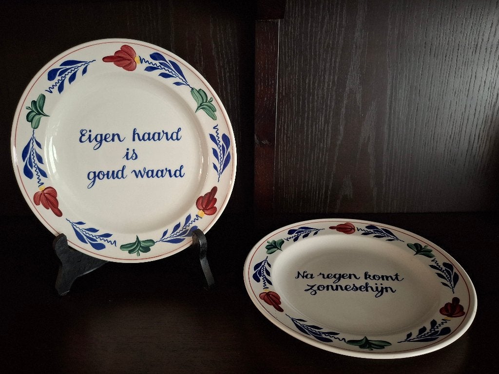 Boerenbont borden met spreuk, Ophalen of Verzenden, Zo goed als nieuw, Bord(en), Aardewerk