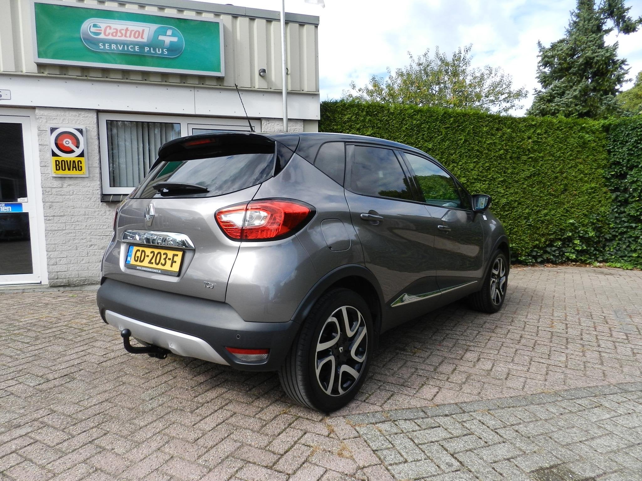Renault Captur 0.9 TCe Helly Hansen Park.Sens. - Navi - Park, Auto's, Voorwielaandrijving, Stof, Gebruikt, 49 €/maand