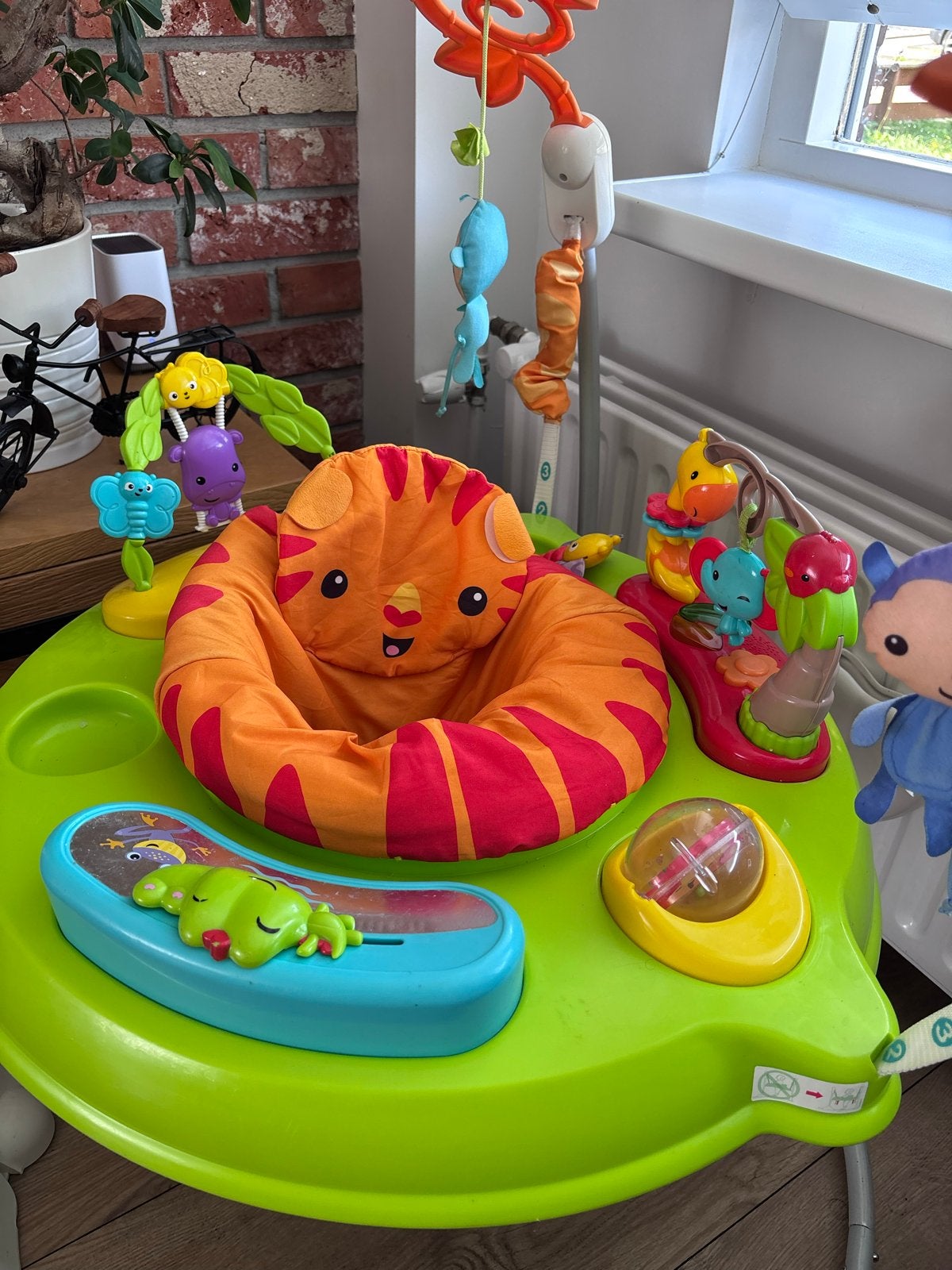 Jumperoo - Baby Activiteitencentrum, Kinderen en Baby's, Speelgoed | Babyspeelgoed, Ophalen of Verzenden, Zo goed als nieuw, Overige typen