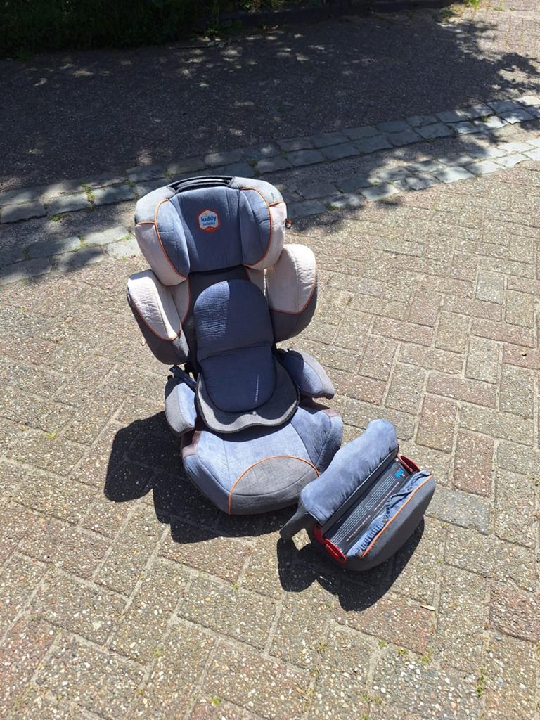 Kiddy autostoel met lichte verkleuring, 9 t/m 36 kg, Ophalen, Overige merken, Gebruikt