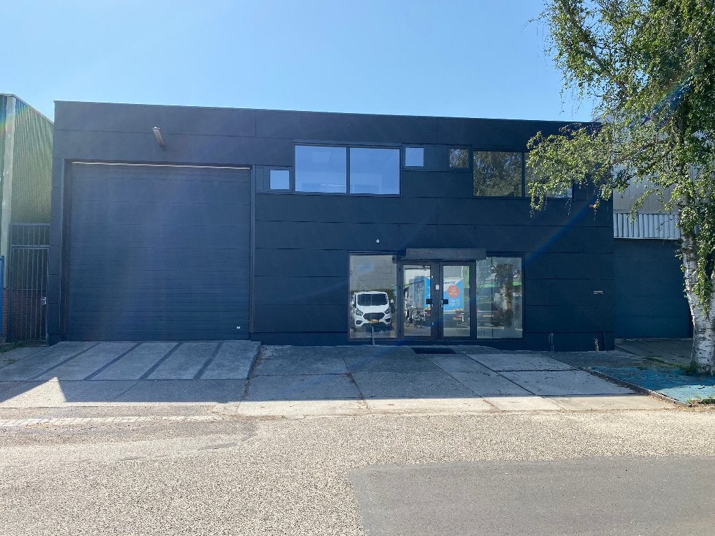 710 m2 bedrijfspand met 100 m2 terrein in Kamerik / Woerden, 710 m², Huur, Bedrijfsruimte
