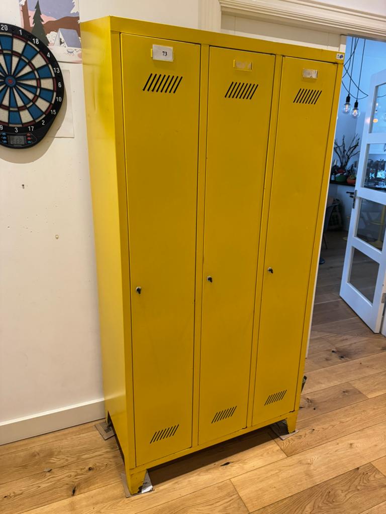 Gele lockerkast met 3 deuren, Huis en Inrichting, Kasten | Lockerkasten, Ophalen, Gebruikt, Retro