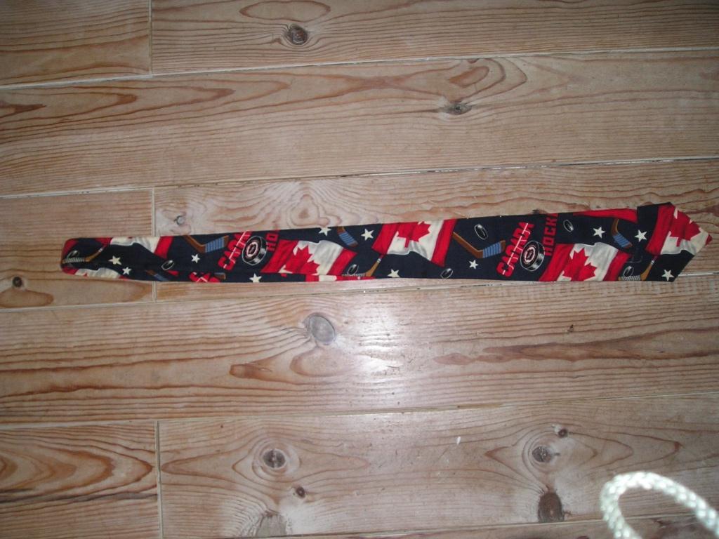 Stropdas Canada Hockey, Verzamelen, Ophalen of Verzenden, Gebruikt, Buitenlandse clubs, Overige typen