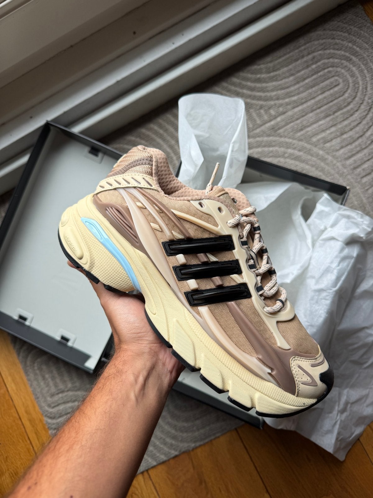 Pharrell Williams x adidas Jellyfish 'Crystal Sand' - 42 2/3, Ophalen of Verzenden, Nieuw, Overige kleuren, Sneakers of Gympen