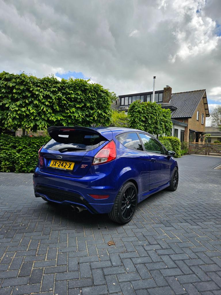 Ford Fiësta 1.6 Ecoboost 3DR 2014 Blauw, Auto's, Voorwielaandrijving, 1596 cc, 216 pk, 4 cilinders