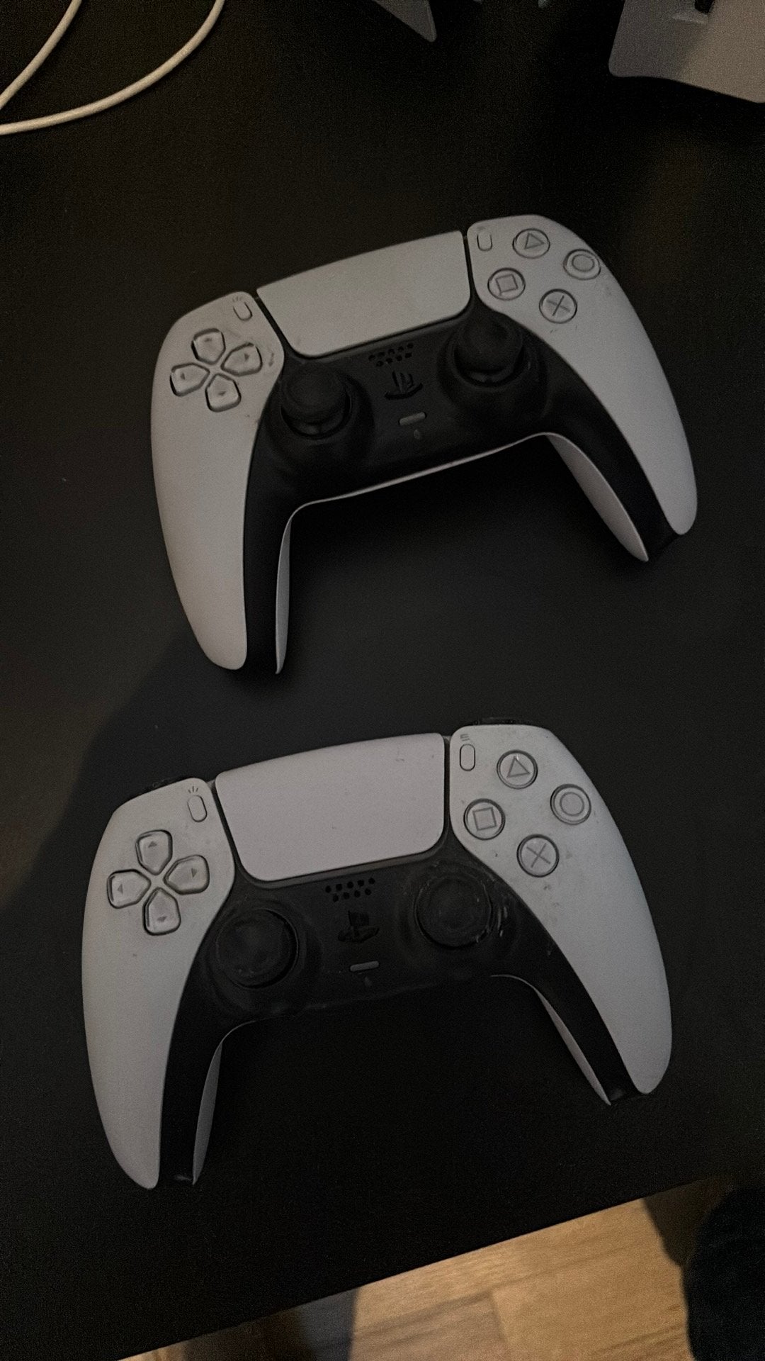 Te koop; 2 originele witte PS5 DualSense controllers., Spelcomputers en Games, Spelcomputers | Sony PlayStation 5, Ophalen, Gebruikt
