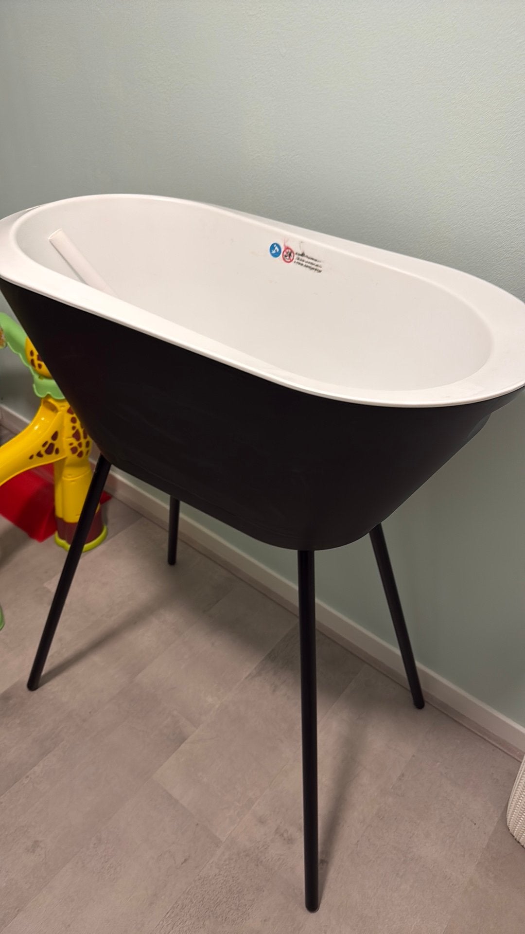 Baby badje We-Too zwart, Kinderen en Baby's, Gebruikt, Badje, Standaard, Ophalen