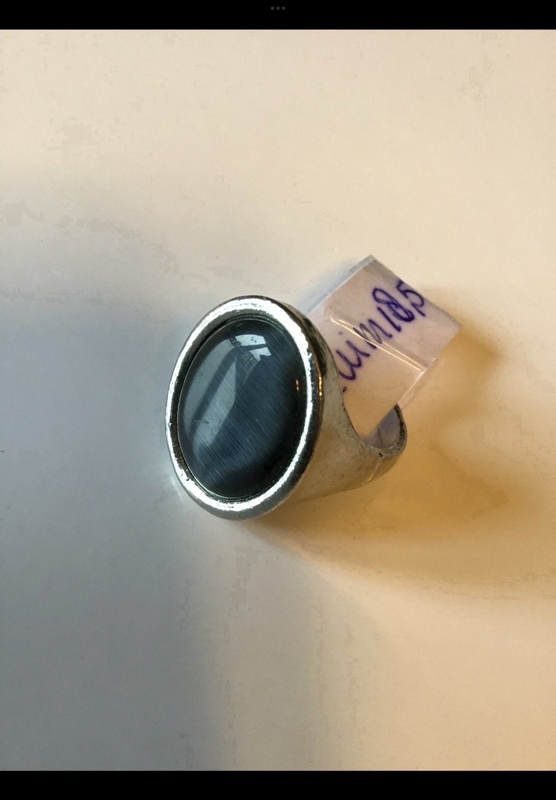 Diep grijze, grote ovale ring. ong maat 18 3/4 zilverkleurig, 18 tot 19, Ophalen of Verzenden, Zo goed als nieuw, Dame