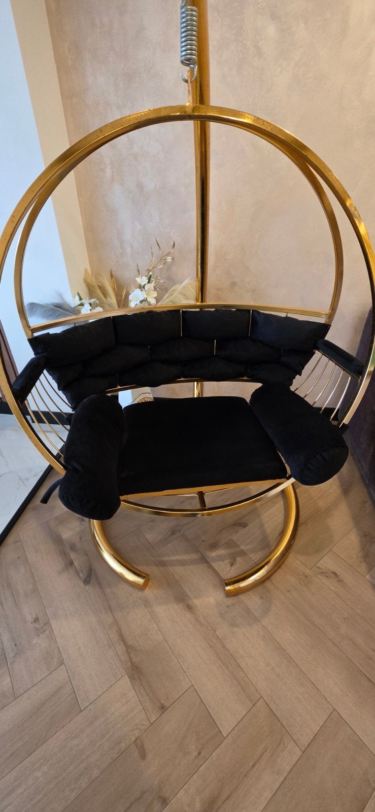 Gouden Hangstoel met Zwarte Kussens, Huis en Inrichting, Ophalen, Zwart, Zo goed als nieuw, Metaal