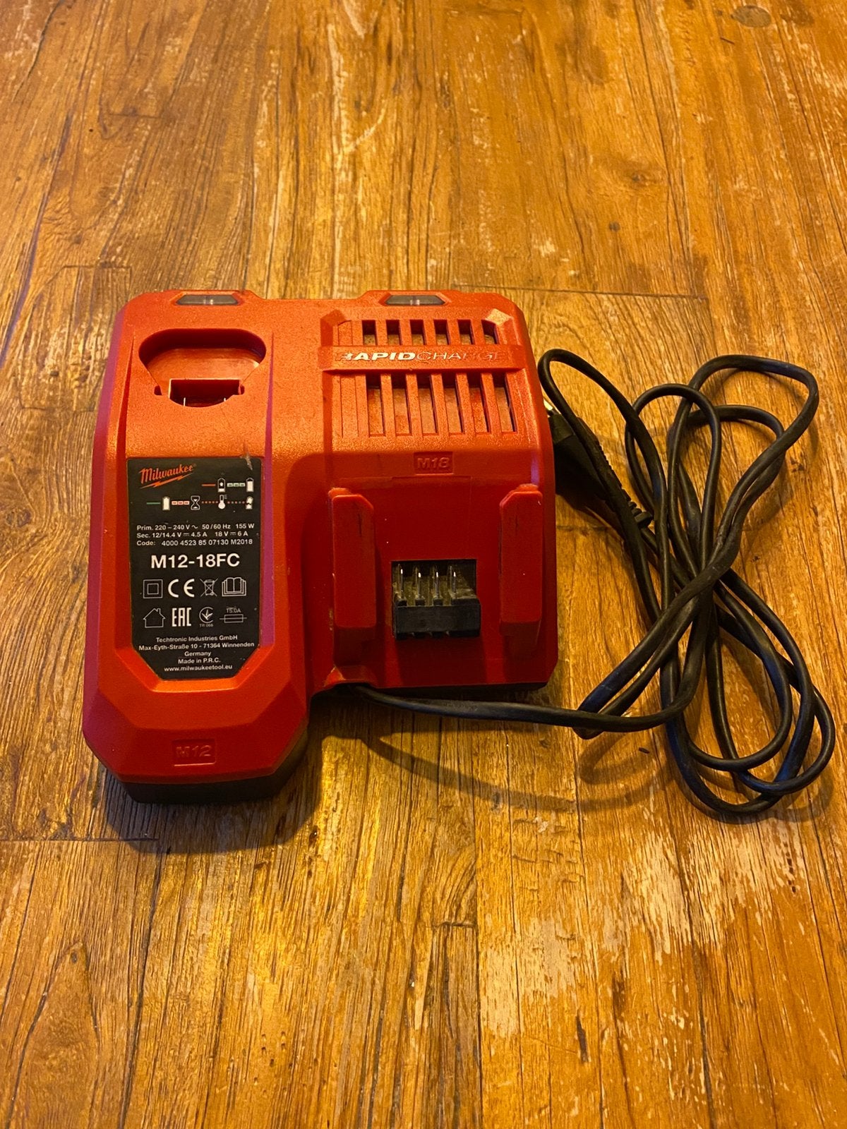 Milwaukee snellader M12-18FC, Ophalen of Verzenden, Zo goed als nieuw