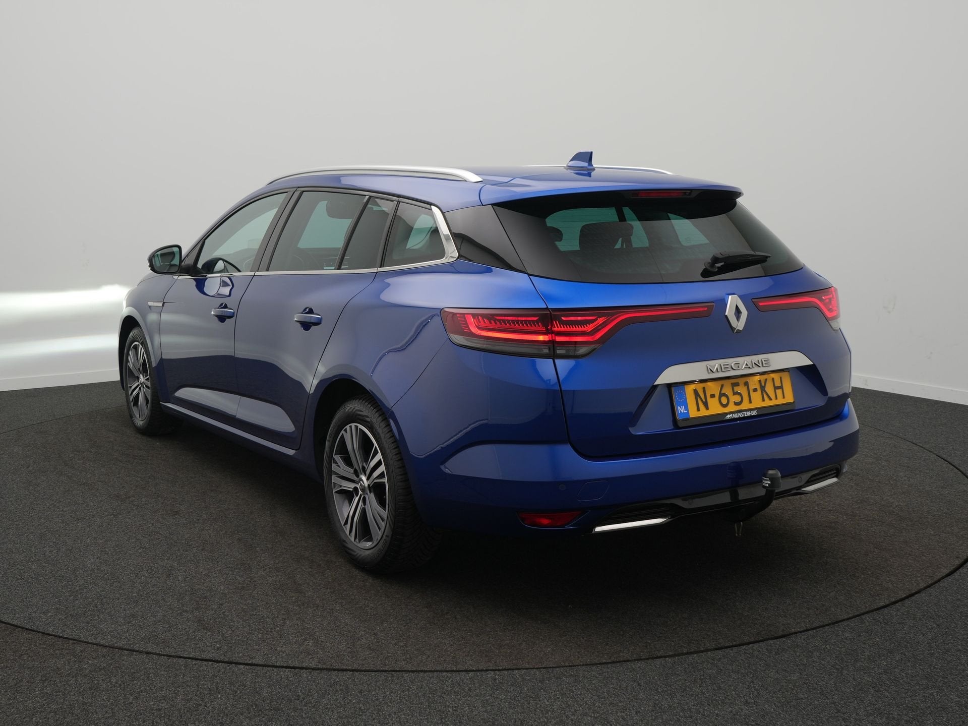 Renault Mégane Estate TCe 140 Intens - RIJKLAARPRIJS - All, Voorwielaandrijving, Gebruikt, 4 cilinders, Blauw