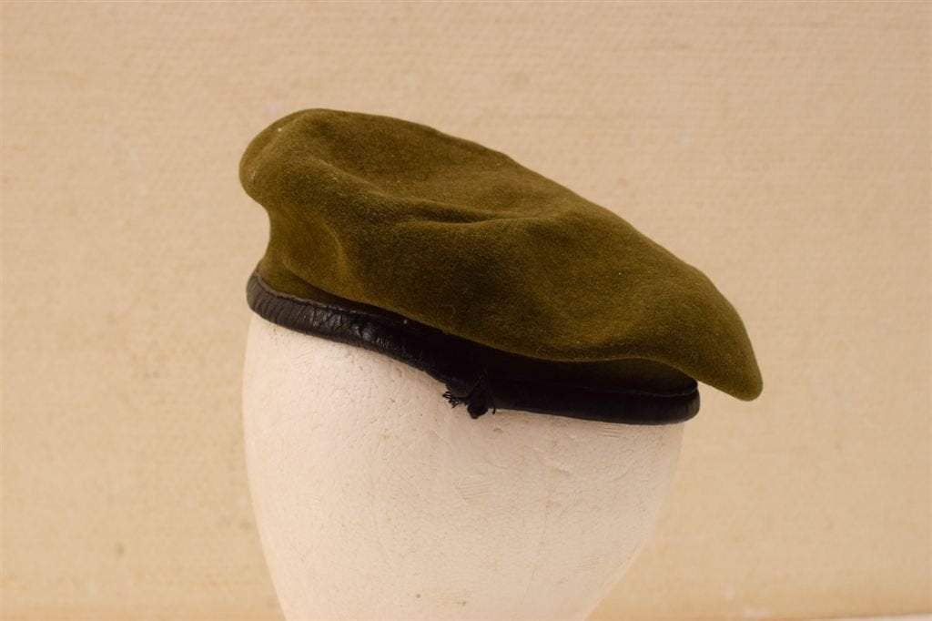 Baret met embleem 48534, Ophalen of Verzenden, Gedragen