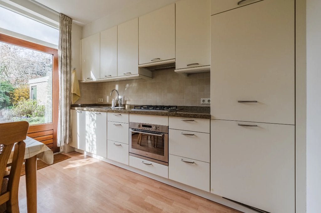 Gratis: moderne keuken, Ophalen, Gebruikt, Graniet of Steen, Enkelwandige keuken