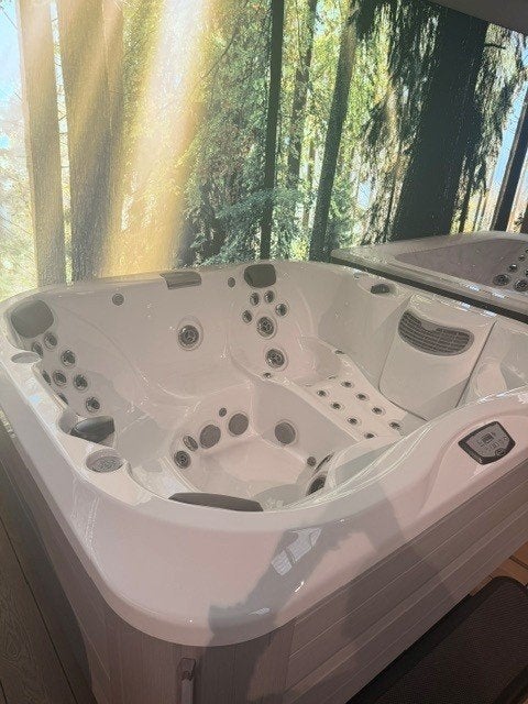 Jacuzzi | J-355, Ophalen, Zo goed als nieuw, Vast
