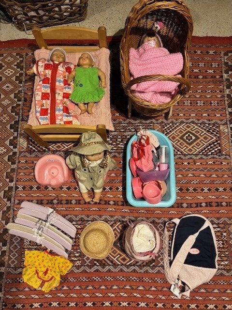 ZGAN - Babyborn poppen, bed, wieg, kleding & accessoires, Ophalen, Zo goed als nieuw, Babypop
