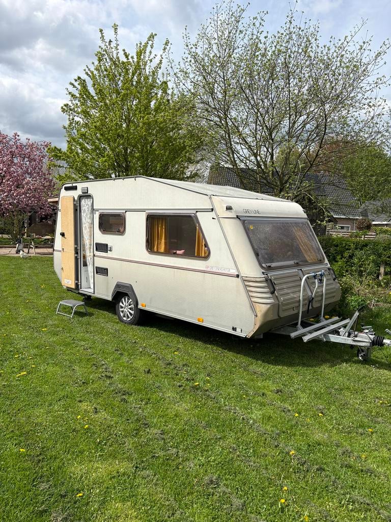 Kip grey-line 45 tlb met voortent, stapelbed, luifel.enz., Caravans en Kamperen, Caravans, Rondzit, Dwars-stapelbed, Kip, 750 - 1000 kg