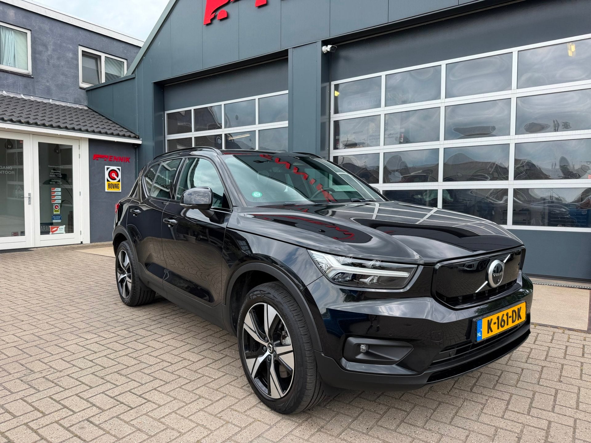 Volvo XC40 Recharge P8 AWD R-Design / Pano / 360 CAM / 400PK, Auto's, Volvo, 1300 min, Gebruikt, Zwart, Zwart