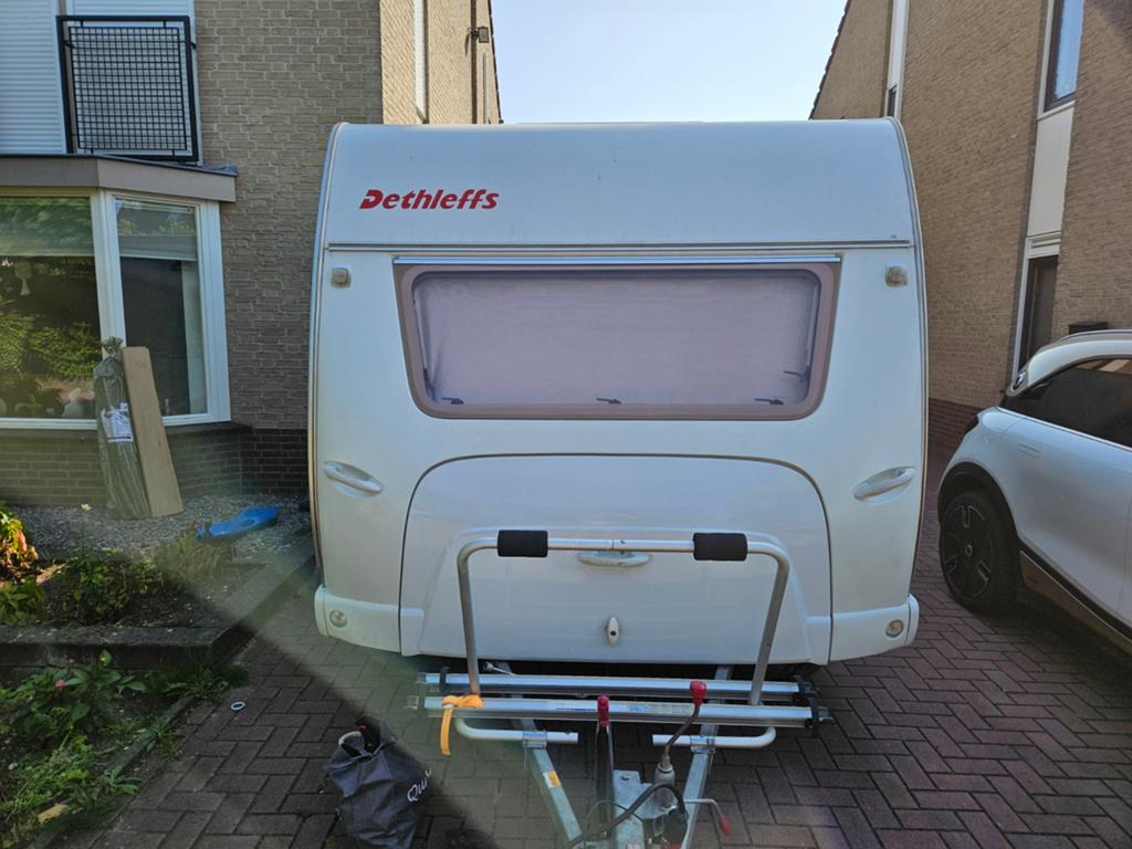 Dethleffs Camper met stapelbed en rondzit, Caravans en Kamperen, Caravans, Rondzit, Particulier, Dethleffs, 5 tot 6 meter
