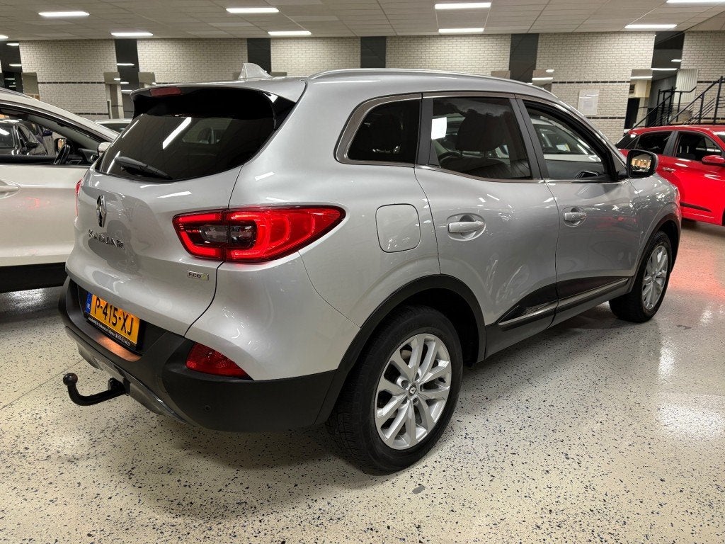 Renault KADJAR 1.5 DCI Intens Navigatie Trekhaak Keyless ECC, Auto's, Gebruikt, Euro 6, 4 cilinders, Leder