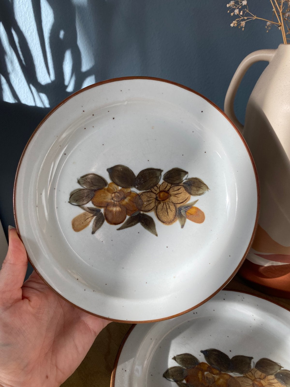 Twee vintage gebaksbordjes bloemen, Ophalen of Verzenden