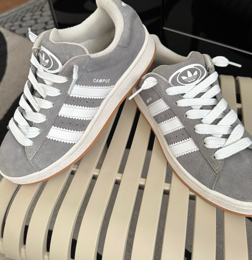 Grijze Campus Sneakers, Ophalen of Verzenden, Grijs, Sneakers of Gympen, Zo goed als nieuw