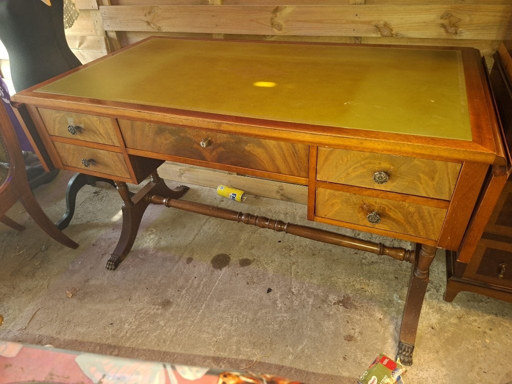 Engelse schrijftafel, Ophalen