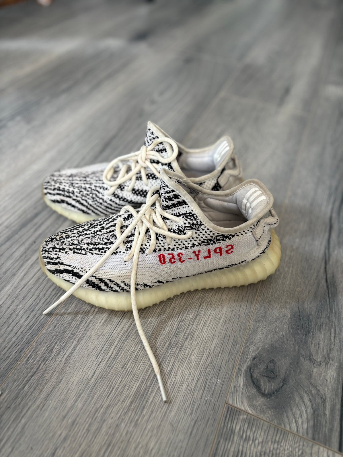 Adidas Yeezy Boost 350 ZEBRA maat 39 1/2, Kleding | Dames, Schoenen, Ophalen of Verzenden, Wit, Sneakers of Gympen